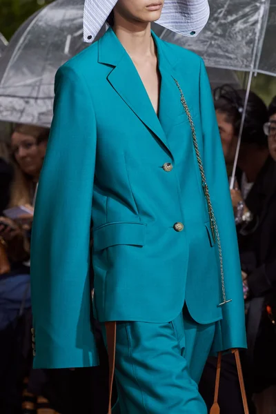 Look 63